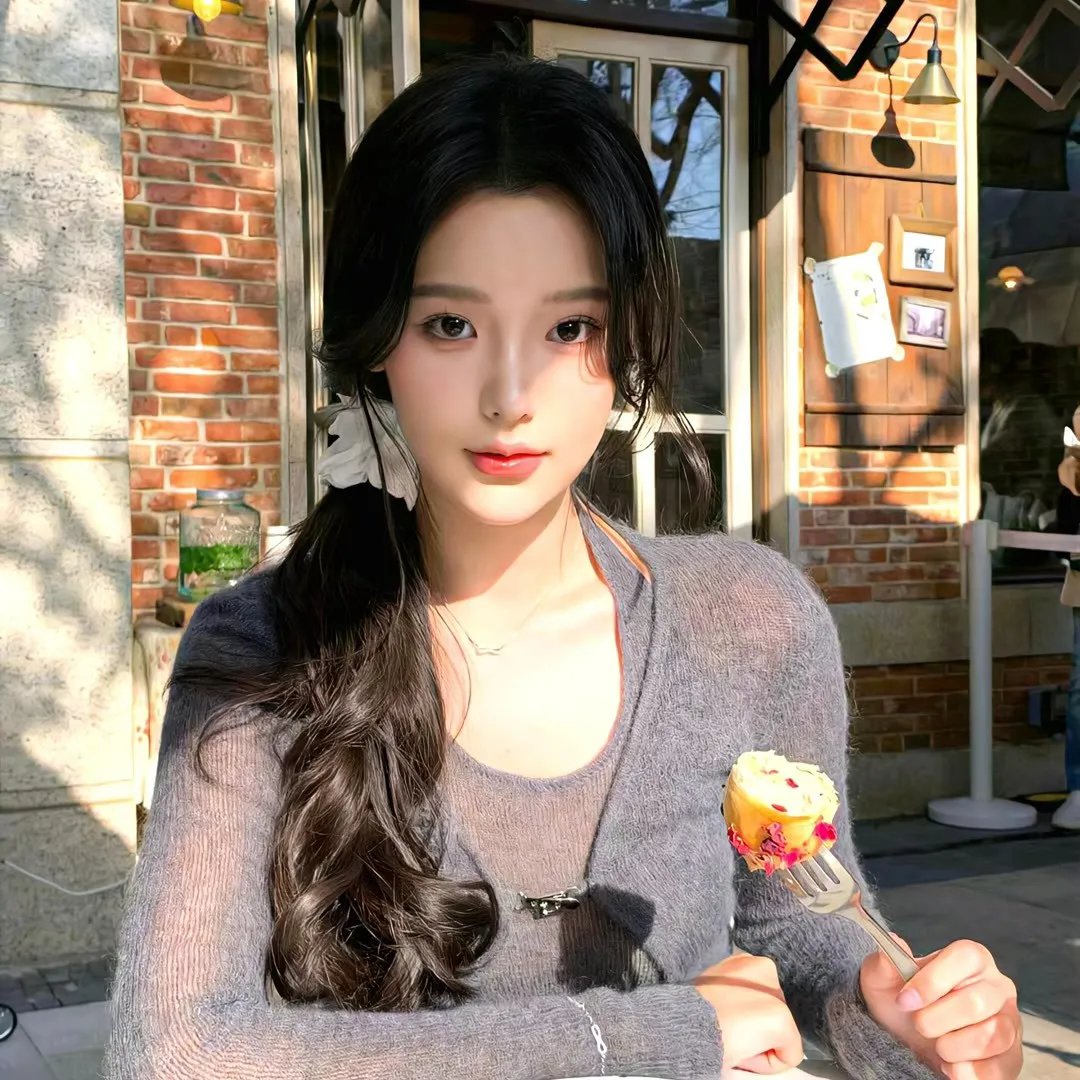 蜘蛛网中的女孩